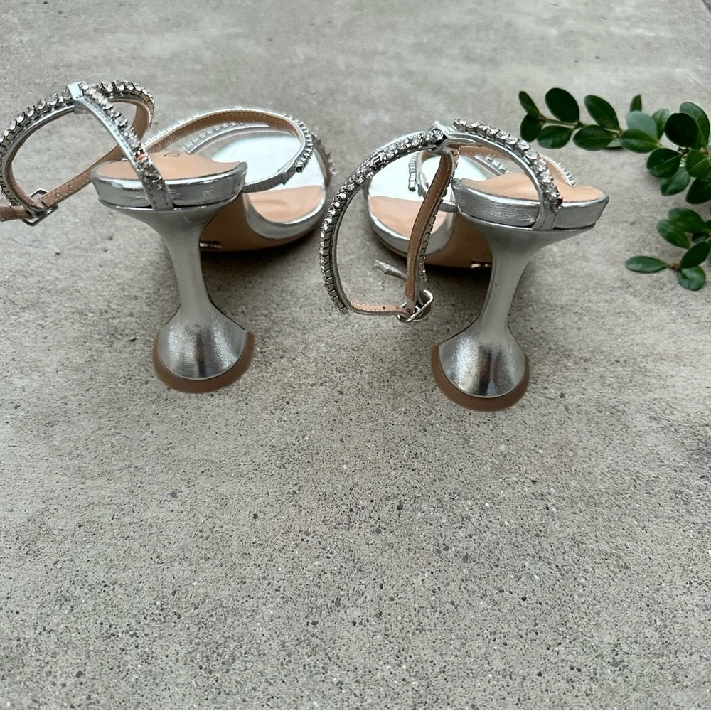 Tony Bianco Shy Sandal in Silver Metallic Size 5.5